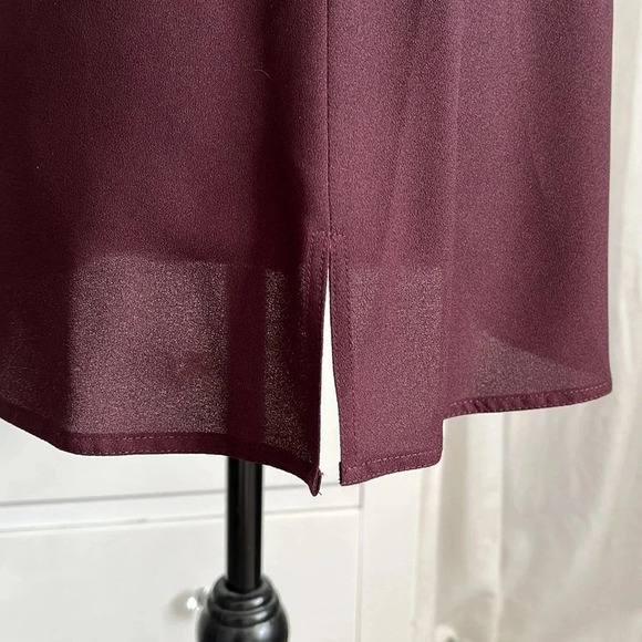 DKNY NWOT Front Lapel Gold Button Sleeveless Blouse, Size M - Picture 8 of 12